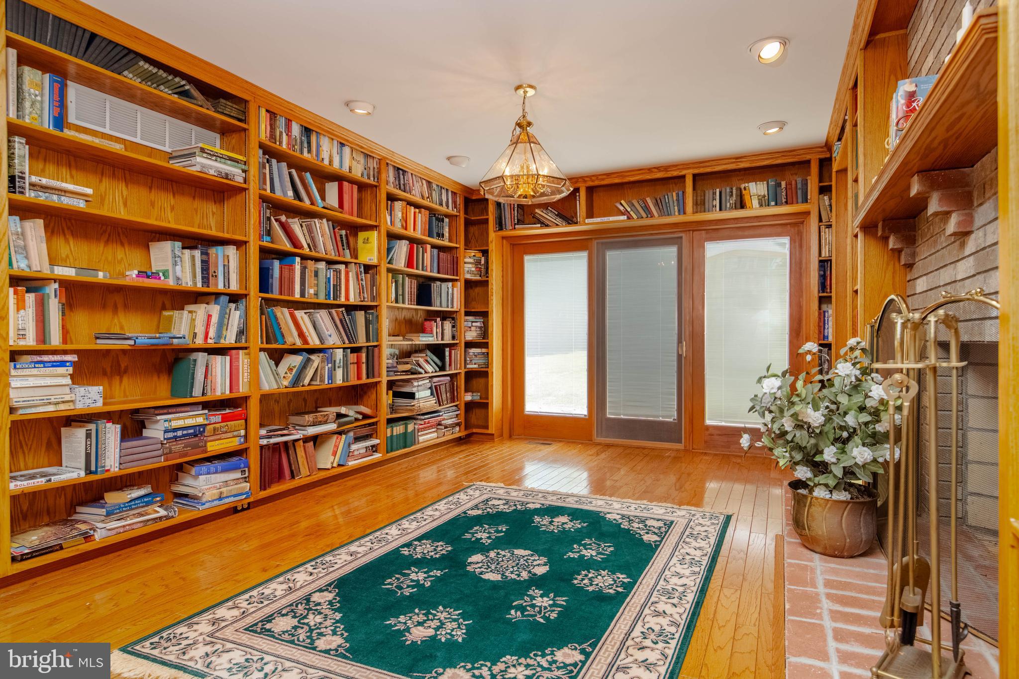 7399 New Cut Road Kingsville, MD 21087 - Photo 20 of 40 a very nice looking room with a large window