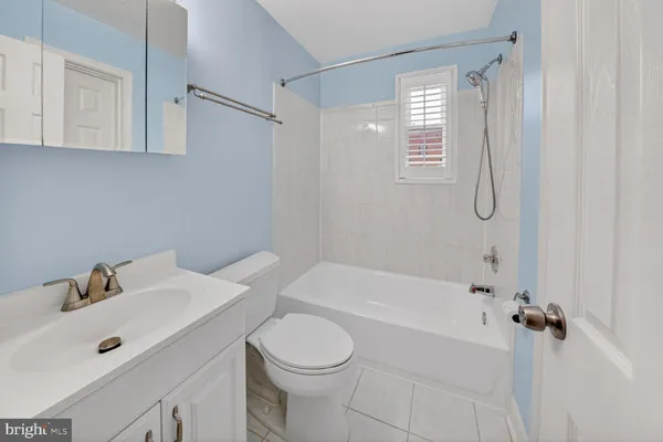 $2,400 | 401 Evarts Street Northeast, Unit 304, Washington, DC 20017