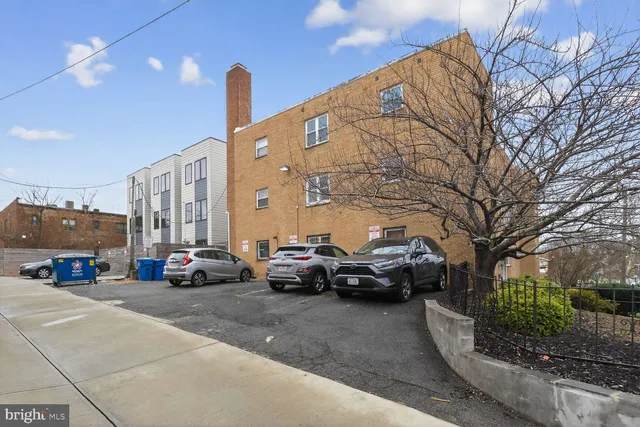 $2,500 | 401 Evarts Street Northeast, Unit 304, Washington, DC 20017