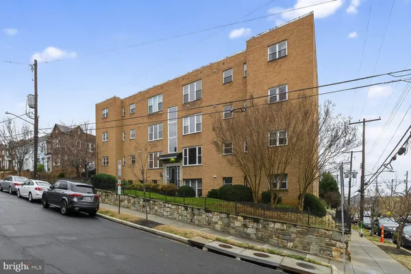 $2,400 | 401 Evarts Street Northeast, Unit 304, Washington, DC 20017