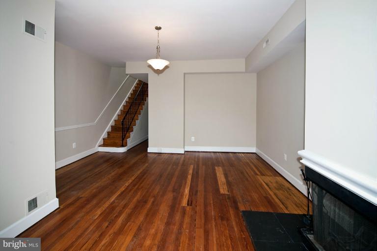716 4th Street Southeast Washington, DC 20003 - Photo 18 of 30 Living Room