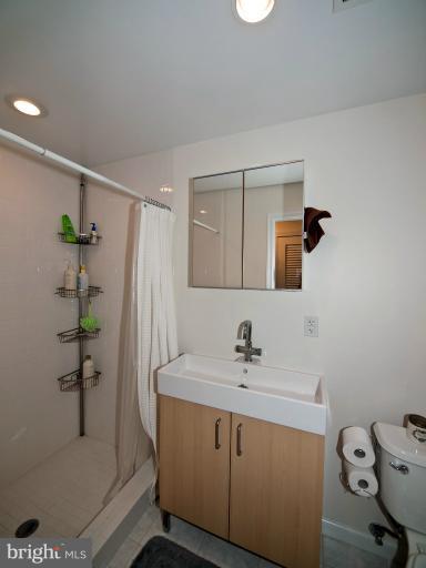 716 4th Street Southeast Washington, DC 20003 - Photo 20 of 30 Bath in rental unit