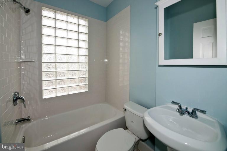 716 4th Street Southeast Washington, DC 20003 - Photo 3 of 30 Bath (Master)