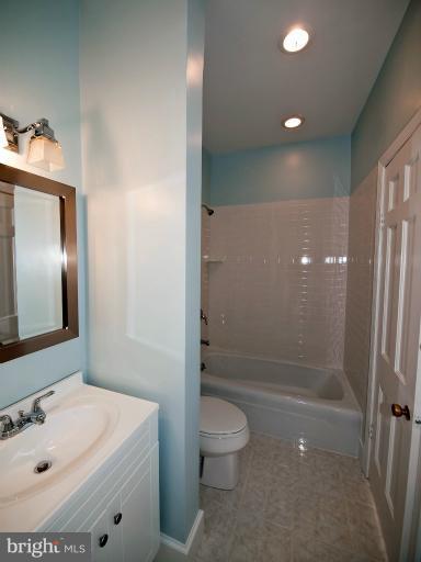 716 4th Street Southeast Washington, DC 20003 - Photo 4 of 30 Bath