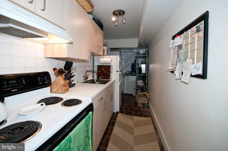 716 4th Street Southeast Washington, DC 20003 - Photo 6 of 30 Kitchen in rental unit