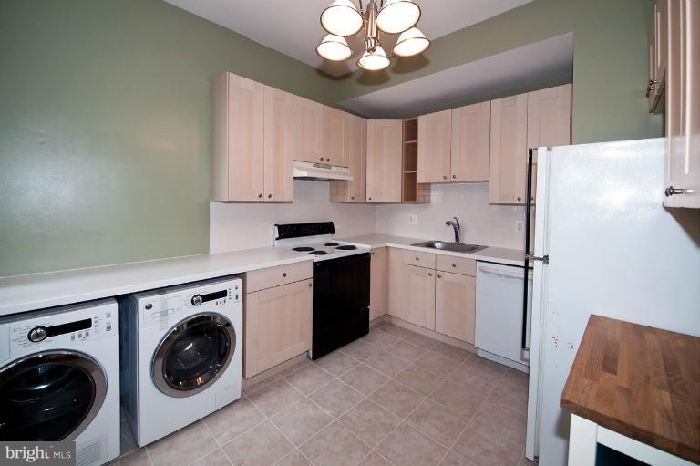 716 4th Street Southeast Washington, DC 20003 - Photo 8 of 30 Kitchen