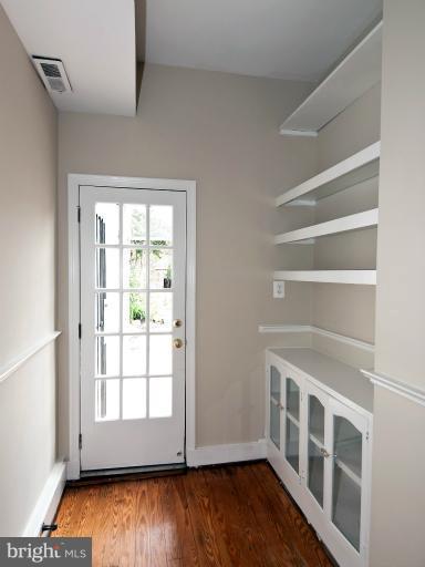716 4th Street Southeast Washington, DC 20003 - Photo 9 of 30 Interior (General)