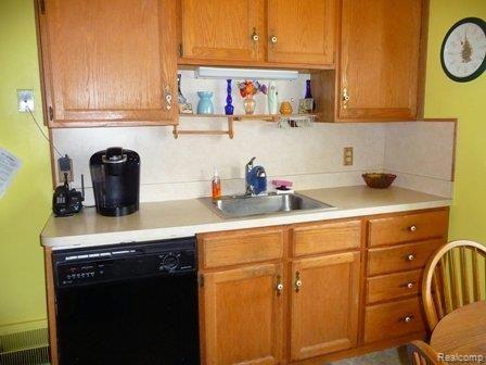 16023 Stephens Road Eastpointe, MI 48021 - Photo 3 of 11 Kitchen