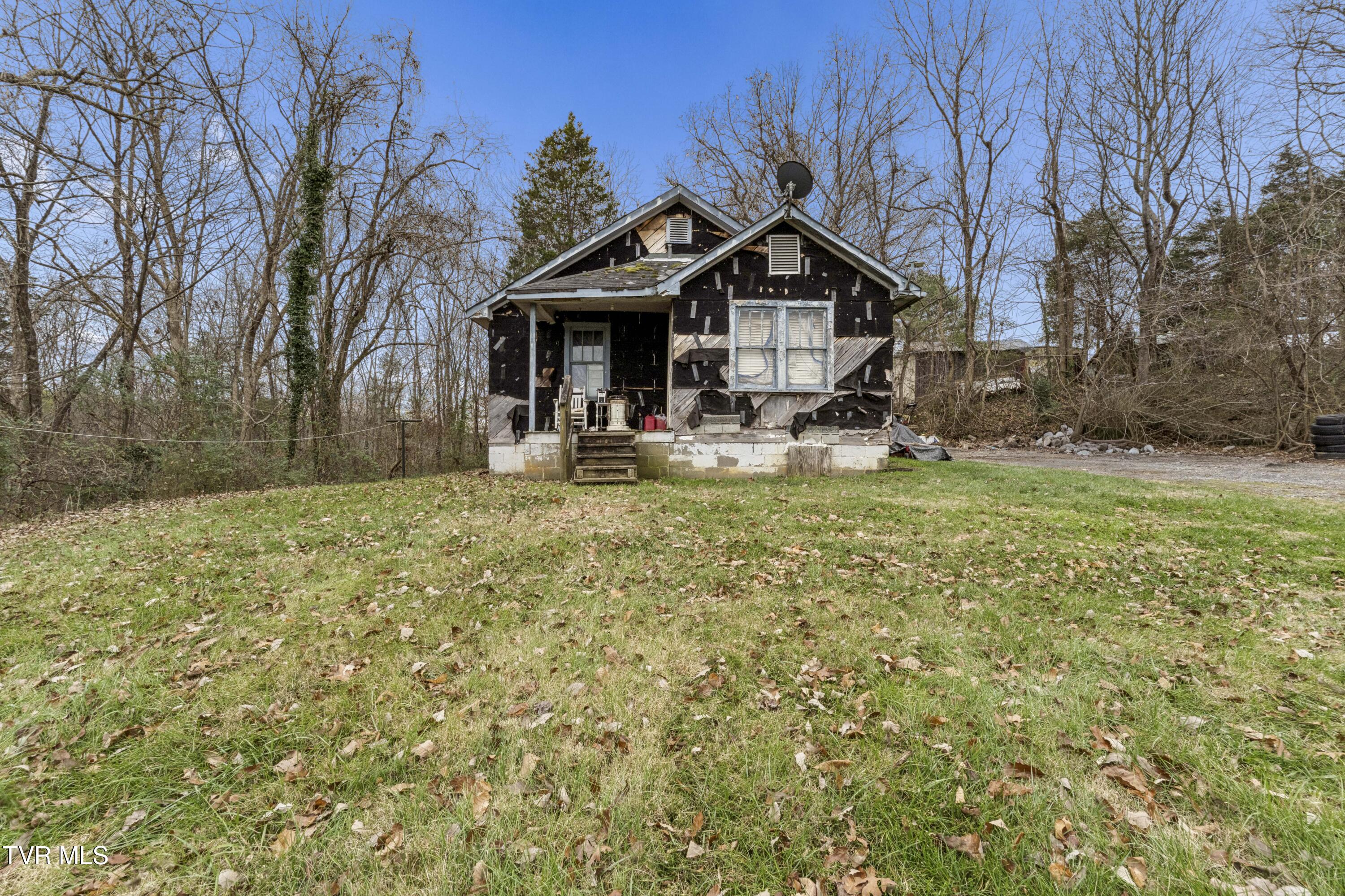 277 Ridgeway Road Kingsport, TN 37664 - Photo 2 of 36 Ridegway-EXTERIORS-9