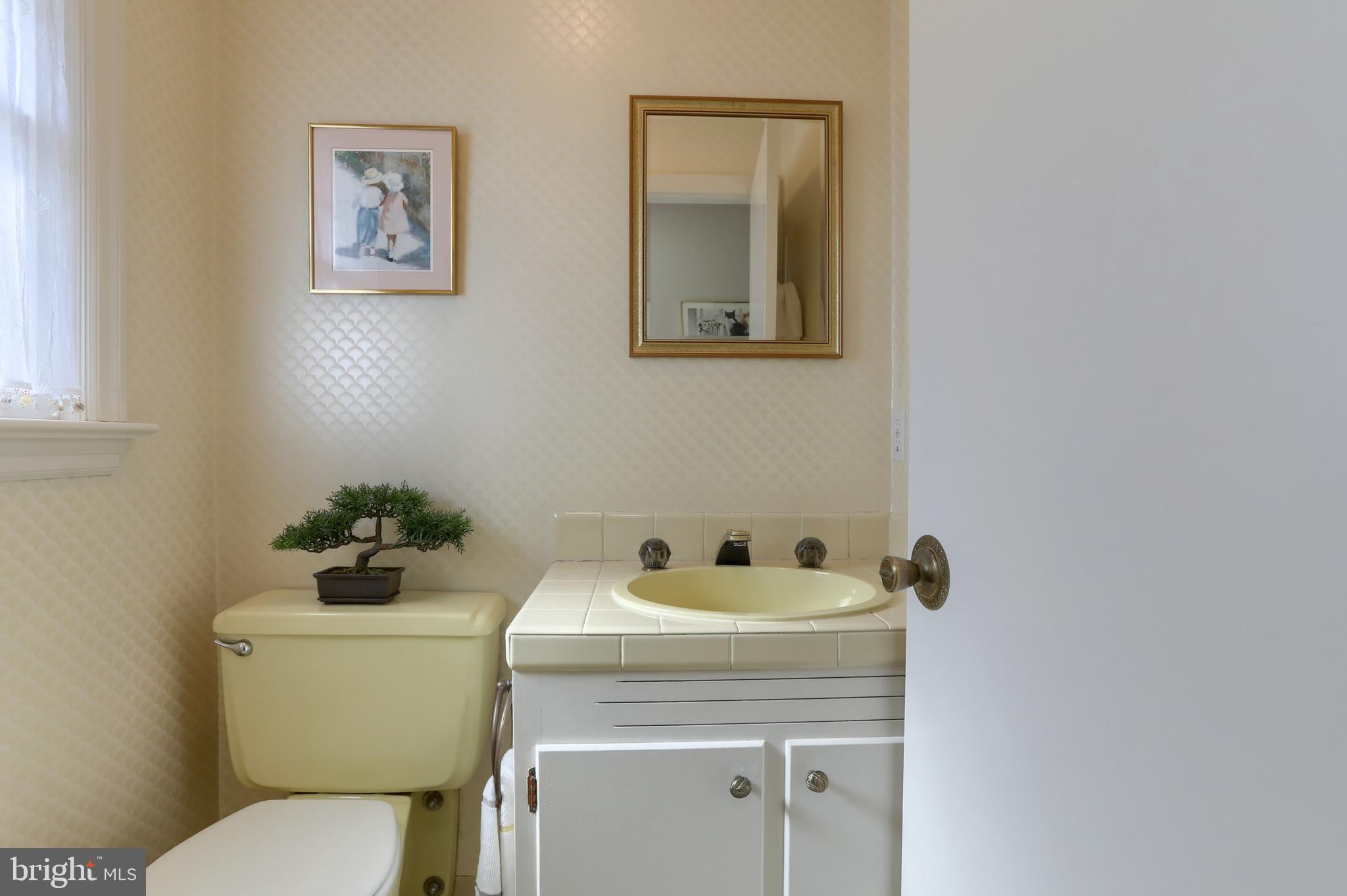 1660 Rita Lane Lebanon, PA 17042 - Photo 25 of 43 Half Bath
