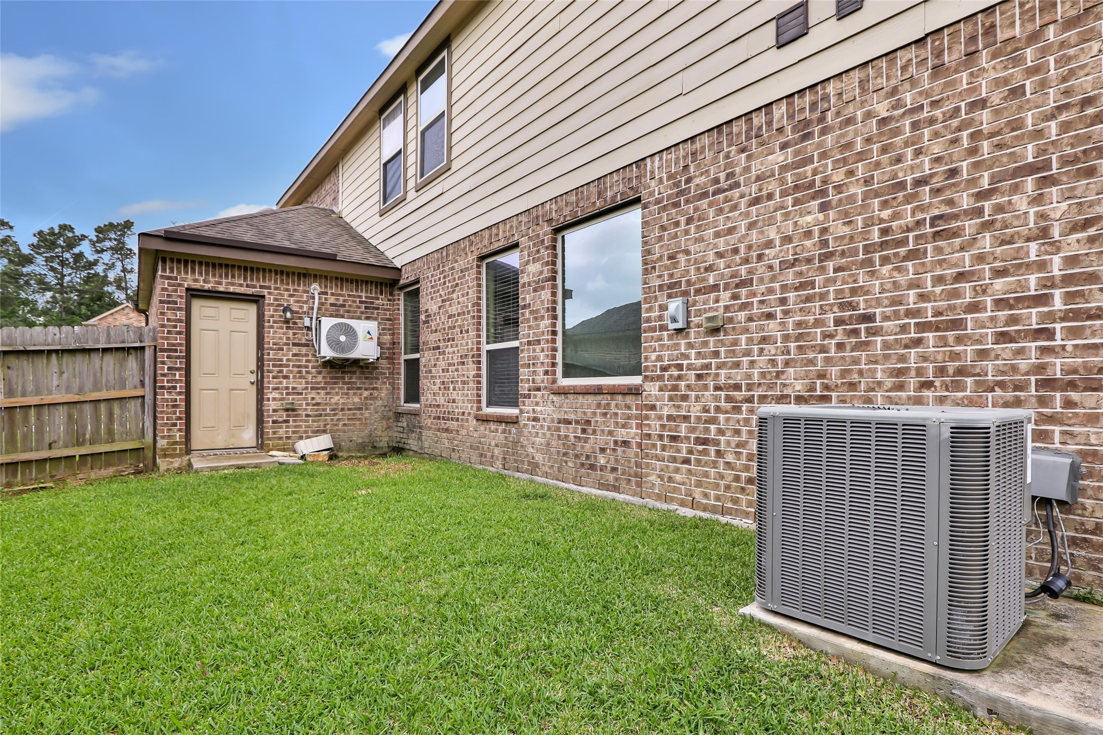 910 South Chamfer Way Crosby, TX 77532 - Photo 11 of 49
