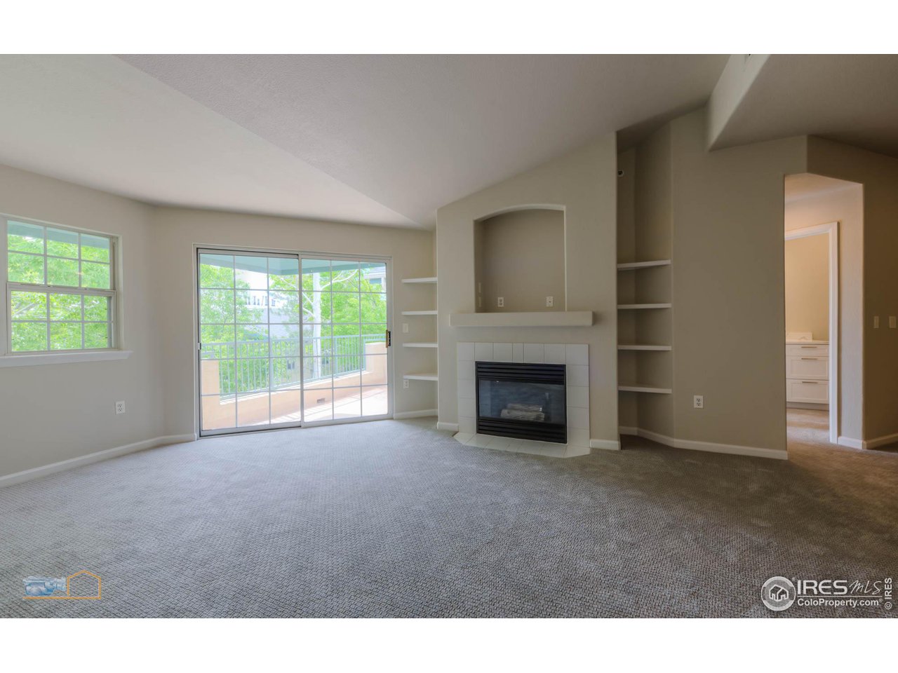 540 Mohawk Drive, Unit 23 Boulder, CO 80303 - Photo 4 of 35 Tons of light!