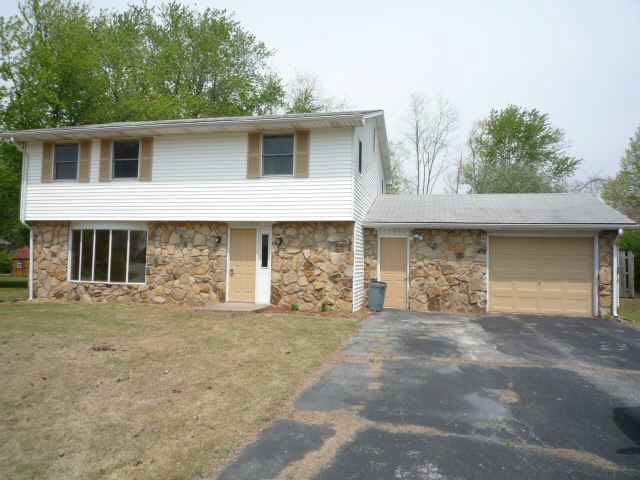 1786 Magnolia Road Vincennes, IN 47591 - Photo 1 of 12 Gallery Image 1