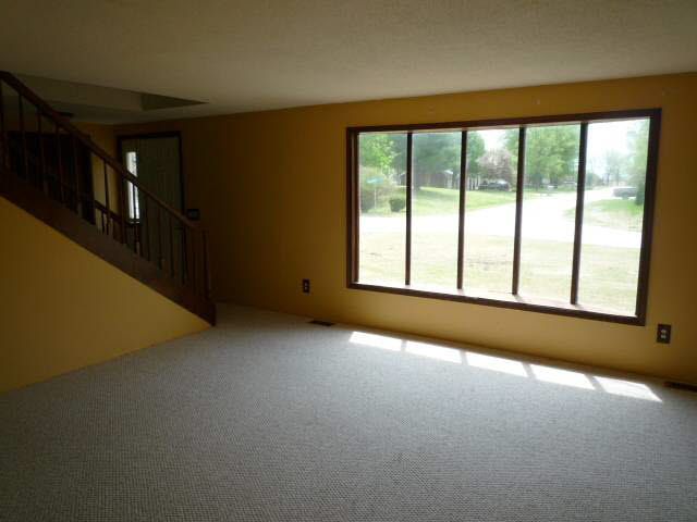 1786 Magnolia Road Vincennes, IN 47591 - Photo 2 of 12 Gallery Image 2