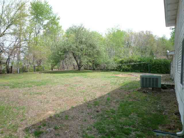 1786 Magnolia Road Vincennes, IN 47591 - Photo 6 of 12 Gallery Image 6