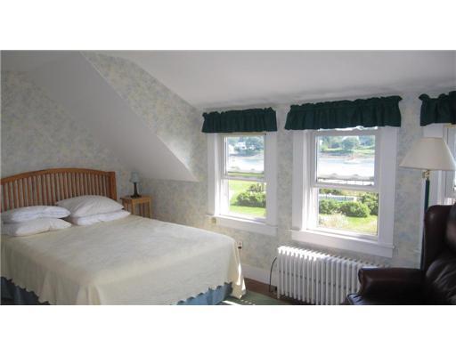 26 Langsford Road Kennebunkport, ME 04046 - Photo 8 of 14 Master Bedroom.
