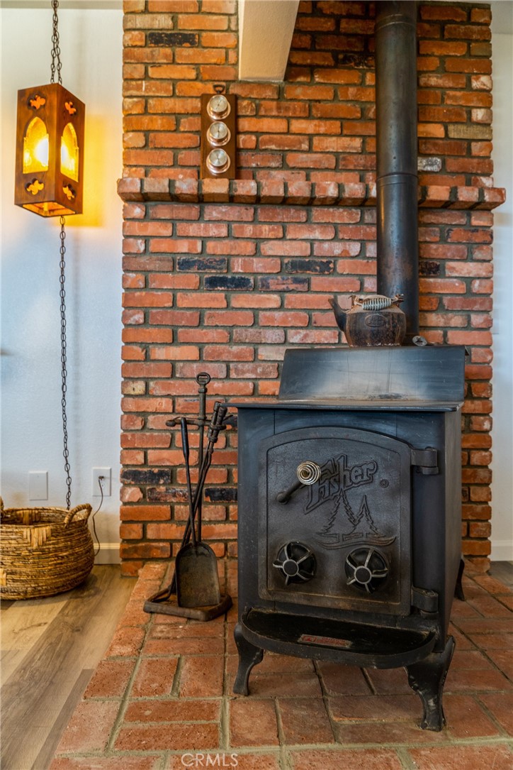 61191 Wilson Terrace Joshua Tree, CA 92252 - Photo 10 of 29 a closeup of a fireplace