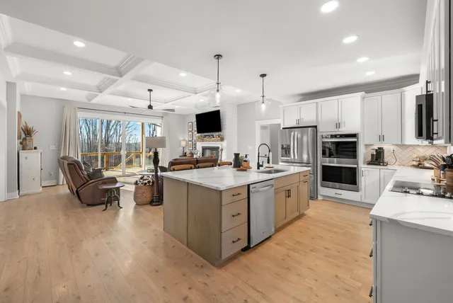 $850,000 | 2862 Benton Ridge Road, Palmyra, TN 37142