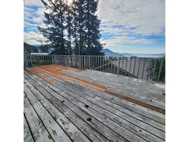 $377,250 | 303 9th Street, Garibaldi, OR 97118