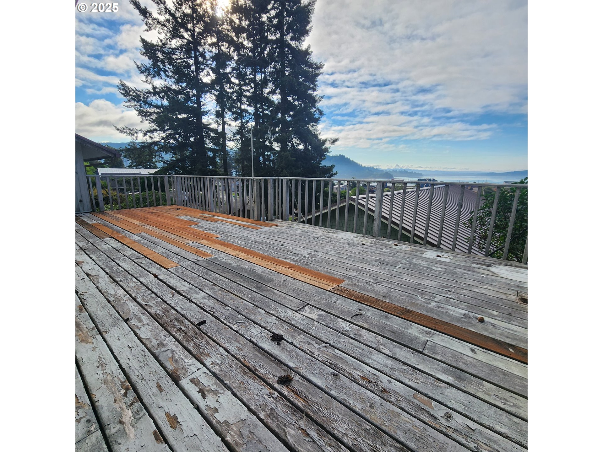 303 9th Street Garibaldi, OR 97118 - Photo 13 of 23