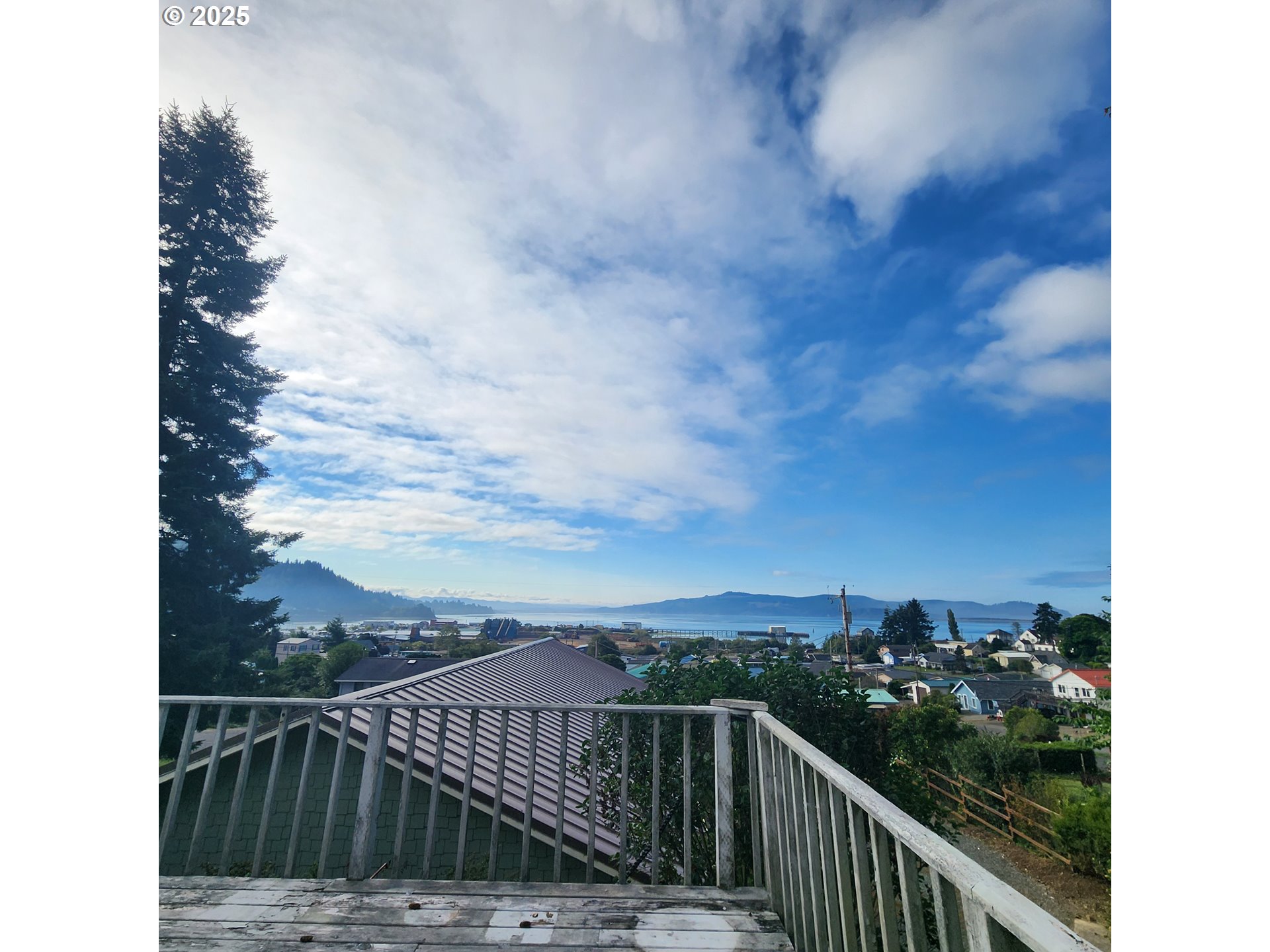 303 9th Street Garibaldi, OR 97118 - Photo 14 of 23