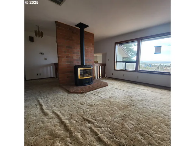 $377,250 | 303 9th Street, Garibaldi, OR 97118