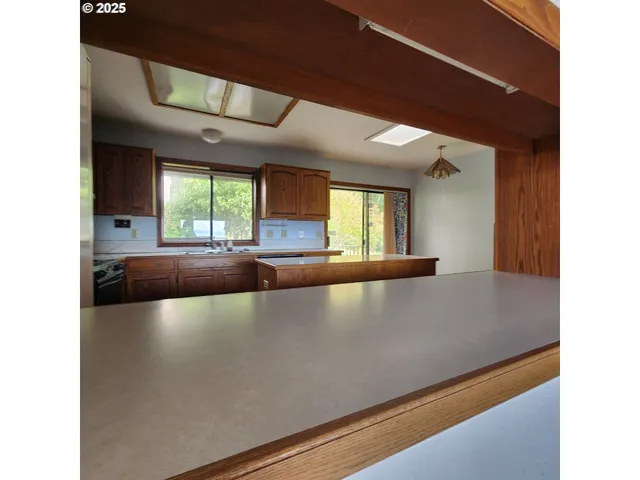 $377,250 | 303 9th Street, Garibaldi, OR 97118