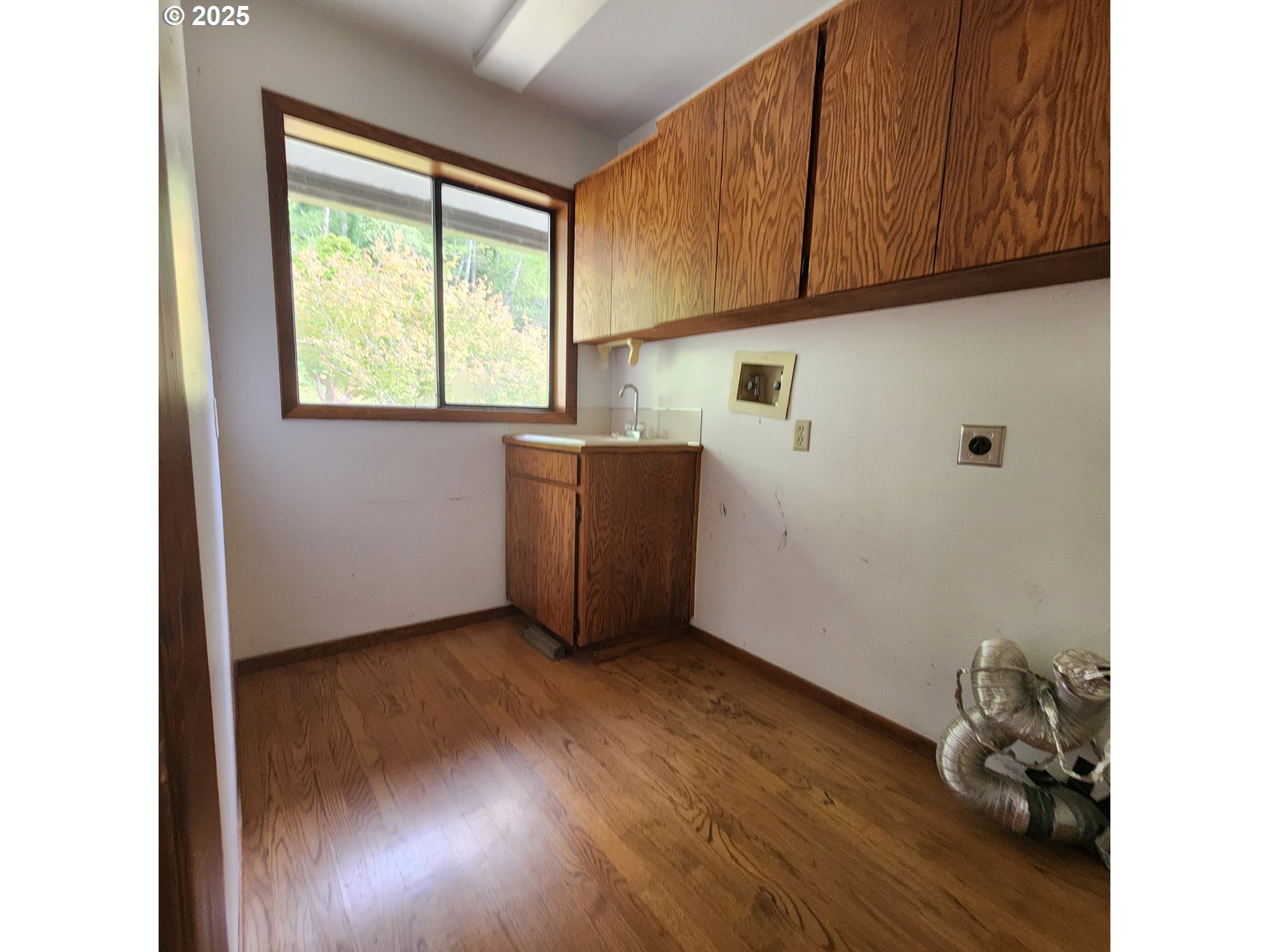 303 9th Street Garibaldi, OR 97118 - Photo 17 of 23
