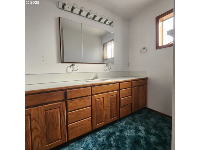 $377,250 | 303 9th Street, Garibaldi, OR 97118