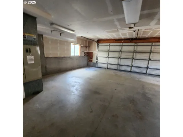 $377,250 | 303 9th Street, Garibaldi, OR 97118