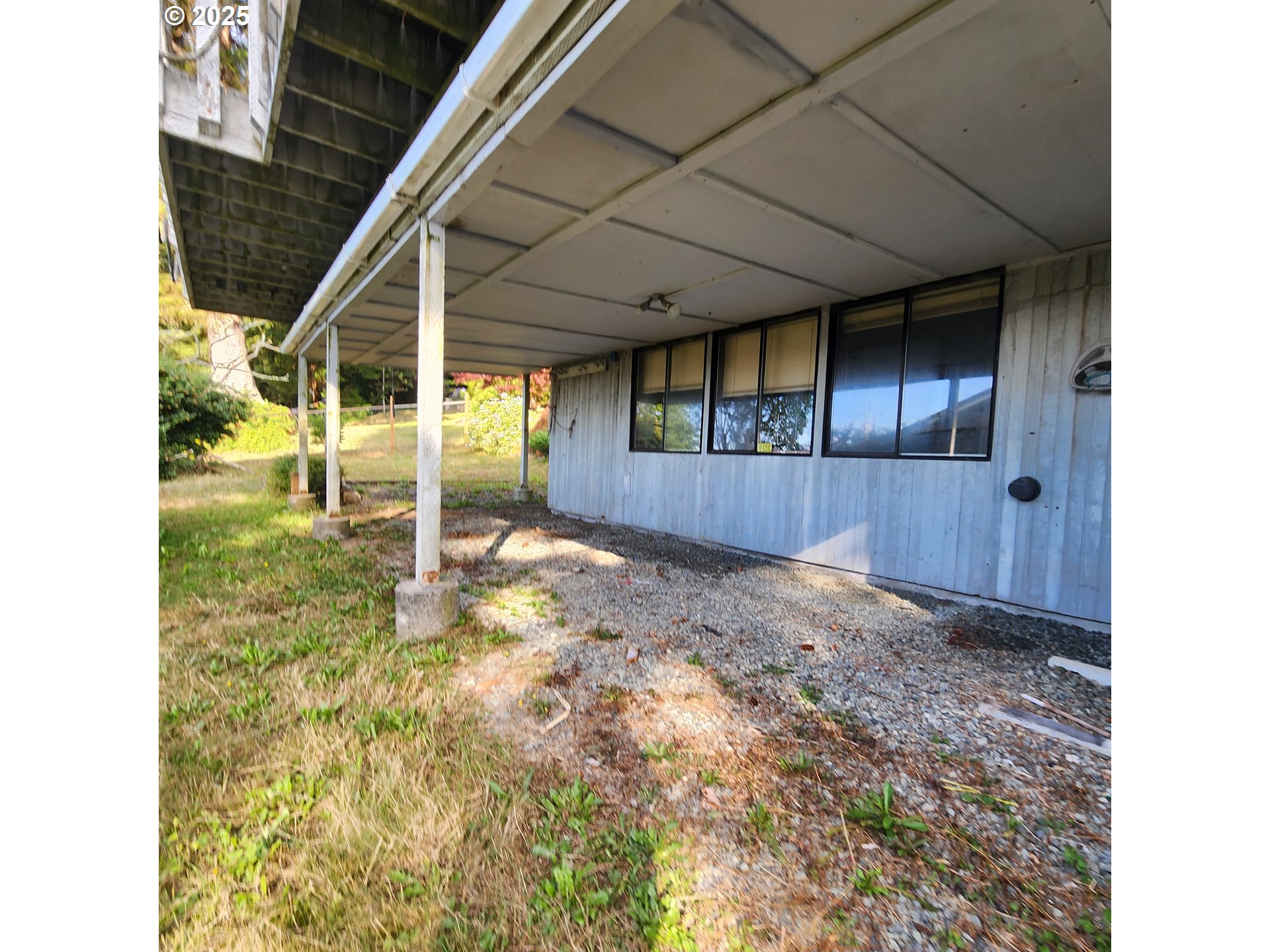 303 9th Street Garibaldi, OR 97118 - Photo 3 of 23