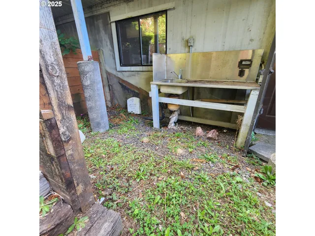 $377,250 | 303 9th Street, Garibaldi, OR 97118
