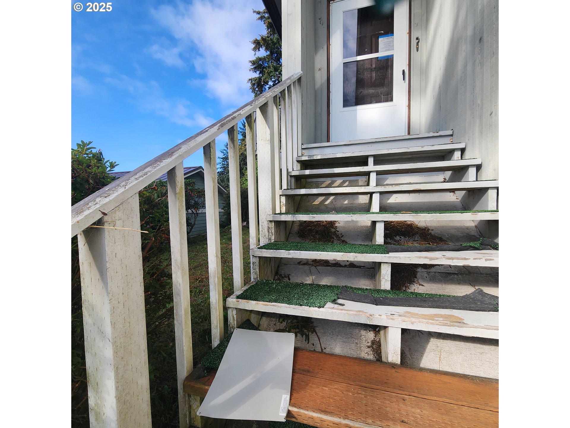 303 9th Street Garibaldi, OR 97118 - Photo 6 of 23