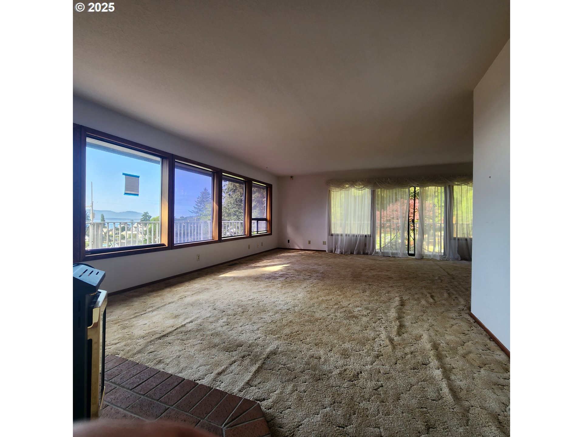 303 9th Street Garibaldi, OR 97118 - Photo 8 of 23