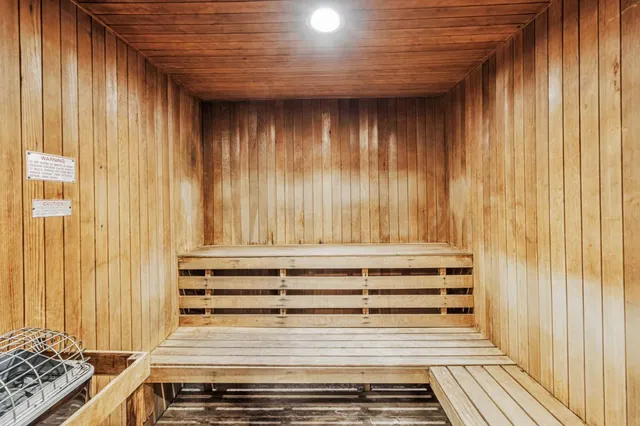 a view of a utility room