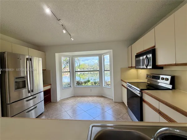 $3,900 | 12619 Northwest 11th Place, Sunrise, FL 33323