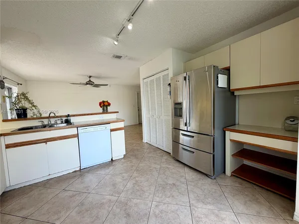 $3,900 | 12619 Northwest 11th Place, Sunrise, FL 33323