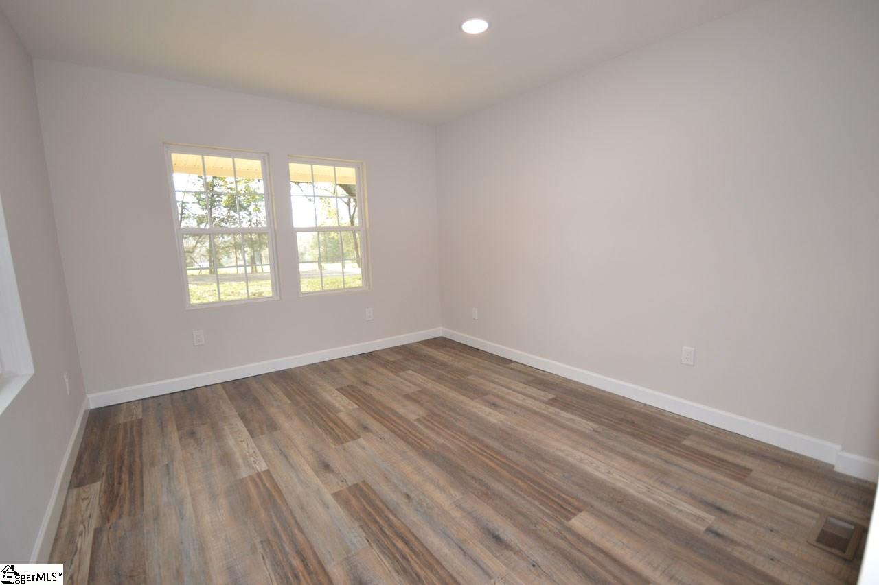 822 South Old Fairview Road Fountain Inn, SC 29644 - Photo 17 of 28