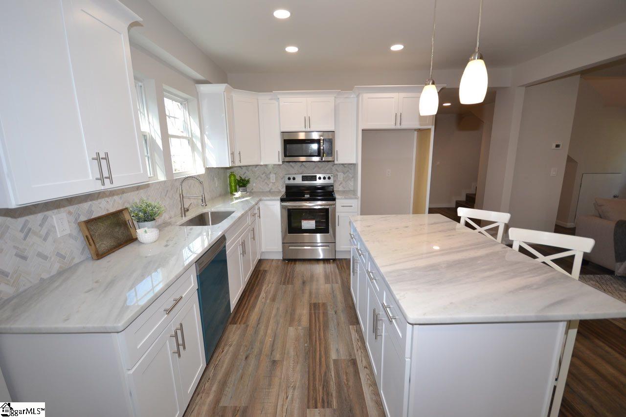 822 South Old Fairview Road Fountain Inn, SC 29644 - Photo 3 of 28