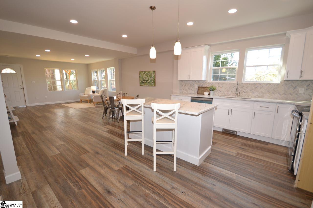 822 South Old Fairview Road Fountain Inn, SC 29644 - Photo 5 of 28