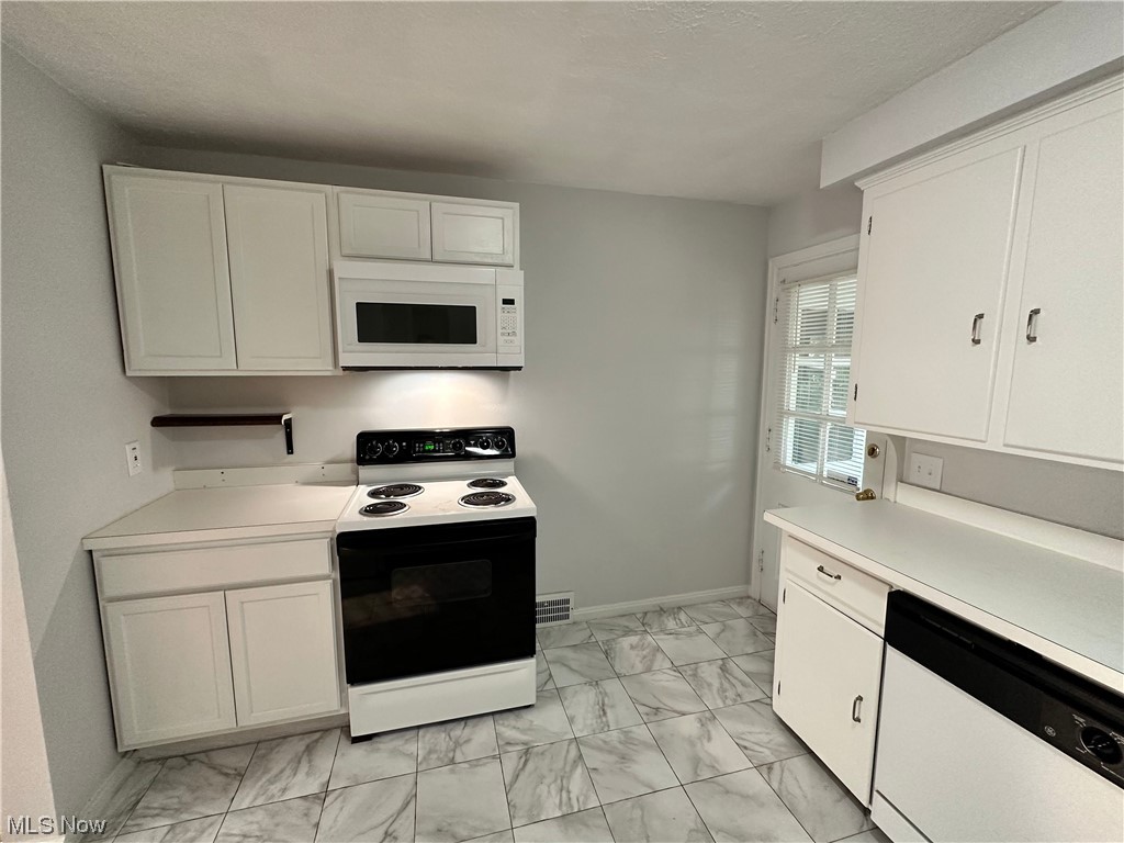 1143 Avon Street Akron, OH 44310 - Photo 12 of 27 Gallery Image 12