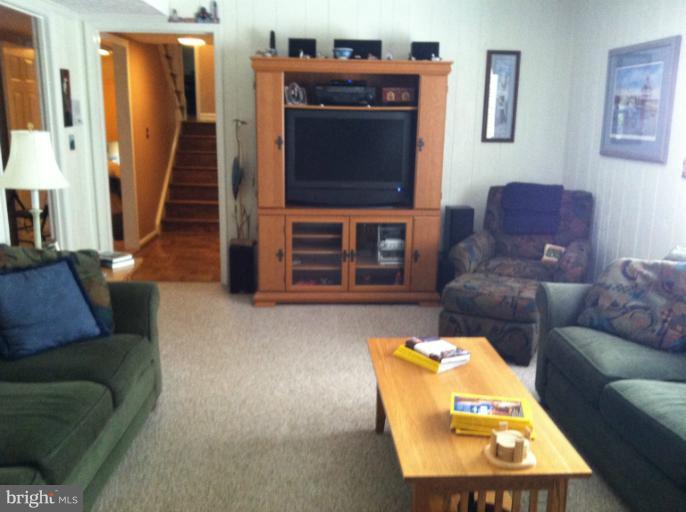 2115 Smoky Road Huntingtown, MD 20639 - Photo 20 of 23 Family Room