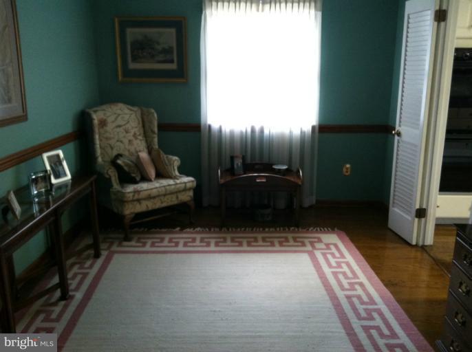 2115 Smoky Road Huntingtown, MD 20639 - Photo 23 of 23 Living Room