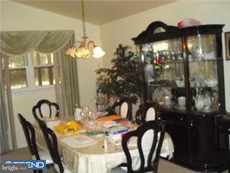 9118 Dale Road Philadelphia, PA 19115 - Photo 4 of 11 Gallery Image 4