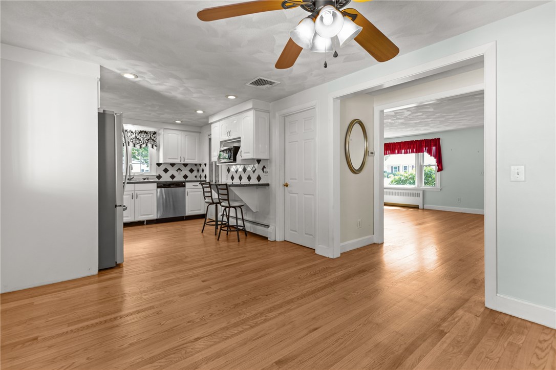 54 Frontier Road Warwick, RI 02889 - Photo 8 of 29
