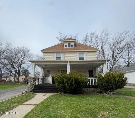 $199,900 | 10 4th Street, Amsterdam, NY 12010
