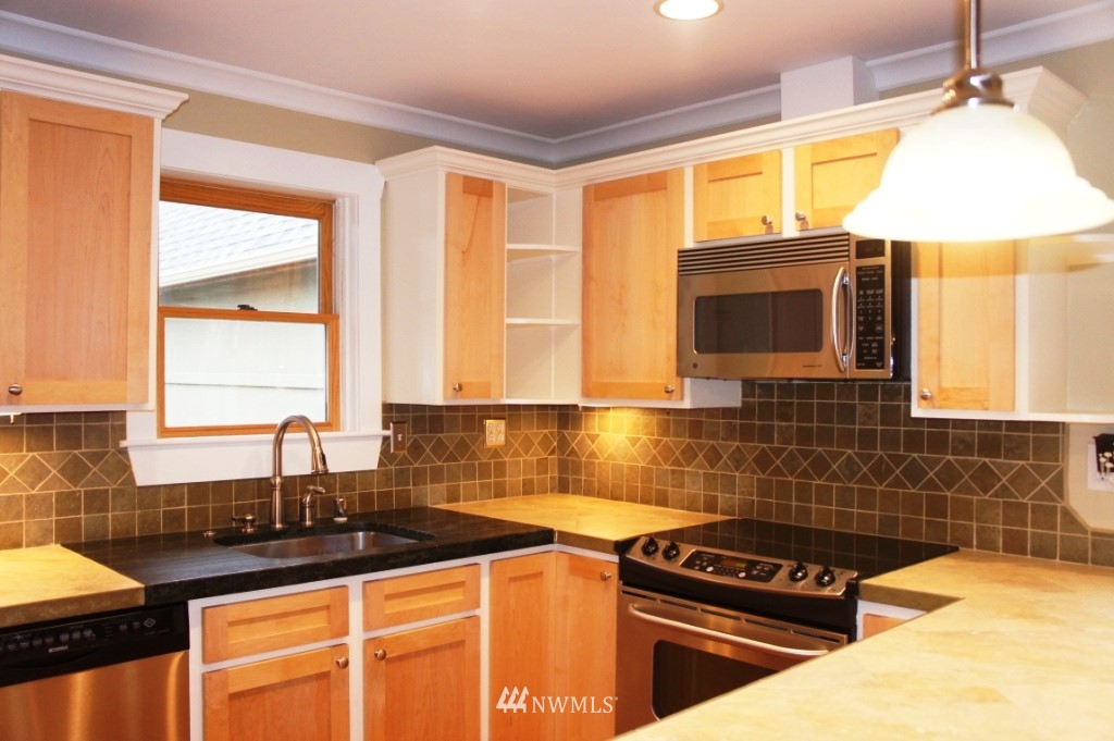1210 Red Apple Road Wenatchee, WA 98801 - Photo 5 of 13 Gallery Image 5