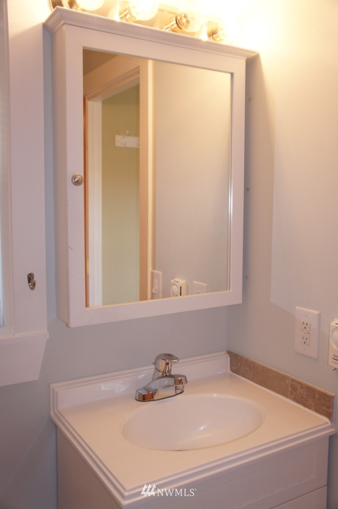 1210 Red Apple Road Wenatchee, WA 98801 - Photo 6 of 13 Gallery Image 6
