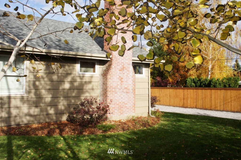 1210 Red Apple Road Wenatchee, WA 98801 - Photo 7 of 13 Gallery Image 7