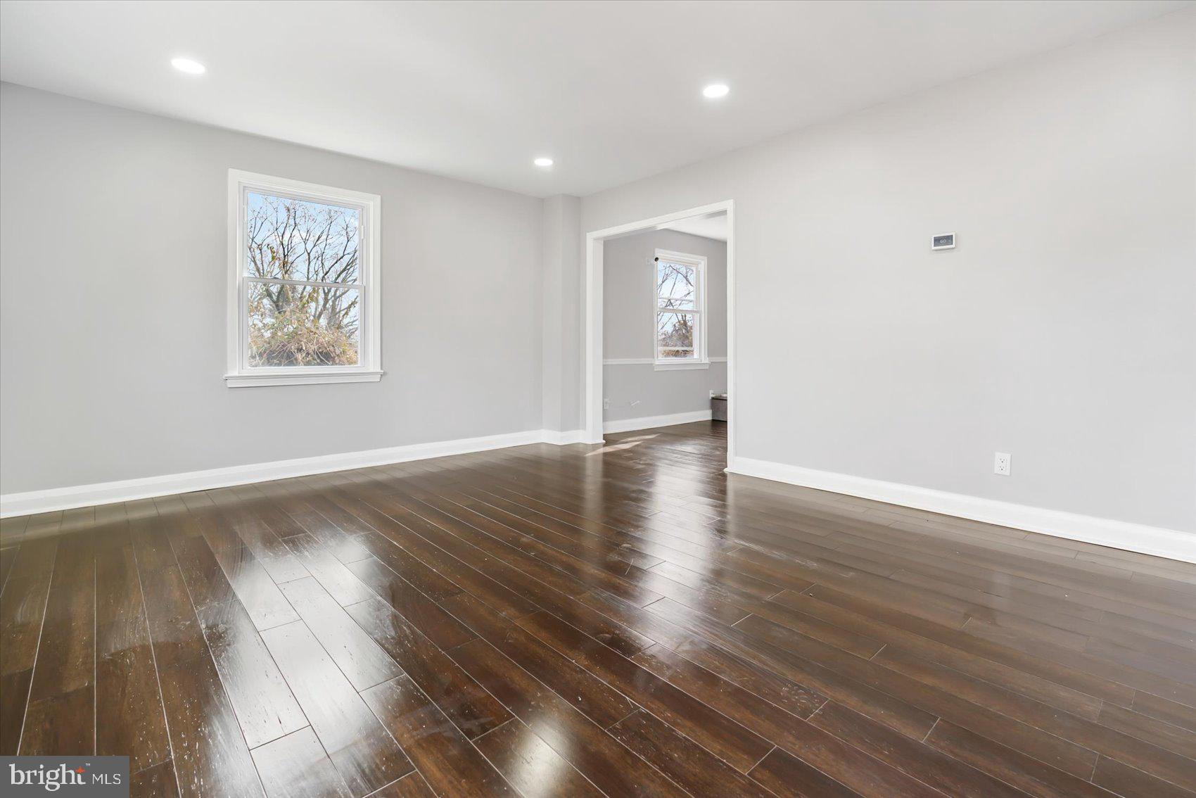 634 Orpington Road Baltimore, MD 21229 - Photo 3 of 45 Living Room